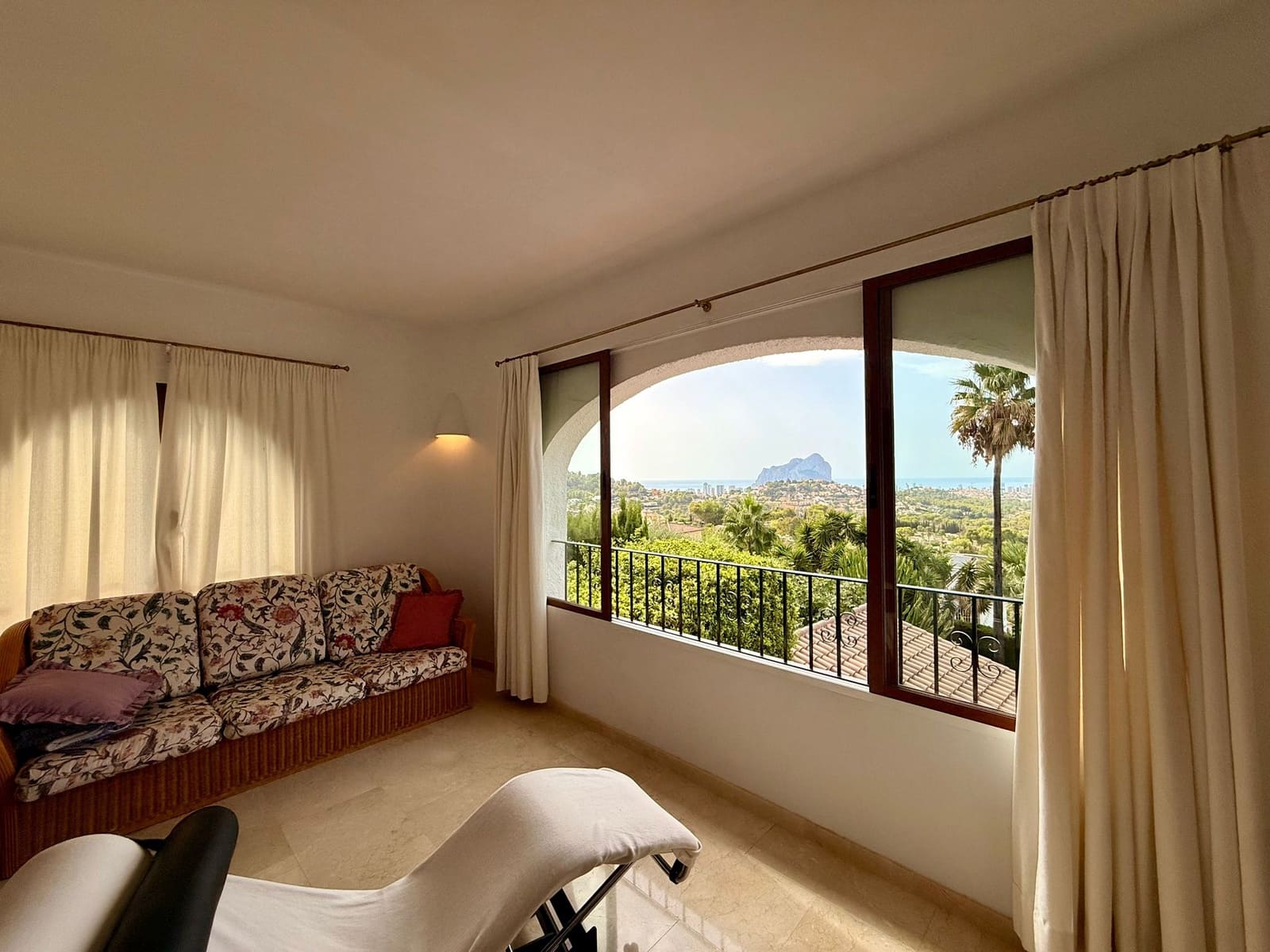 4 sypialnia Willa na sprzedaż w Calpe / Calp z basenem garażem - 760 000 € (Ref: 10045692)