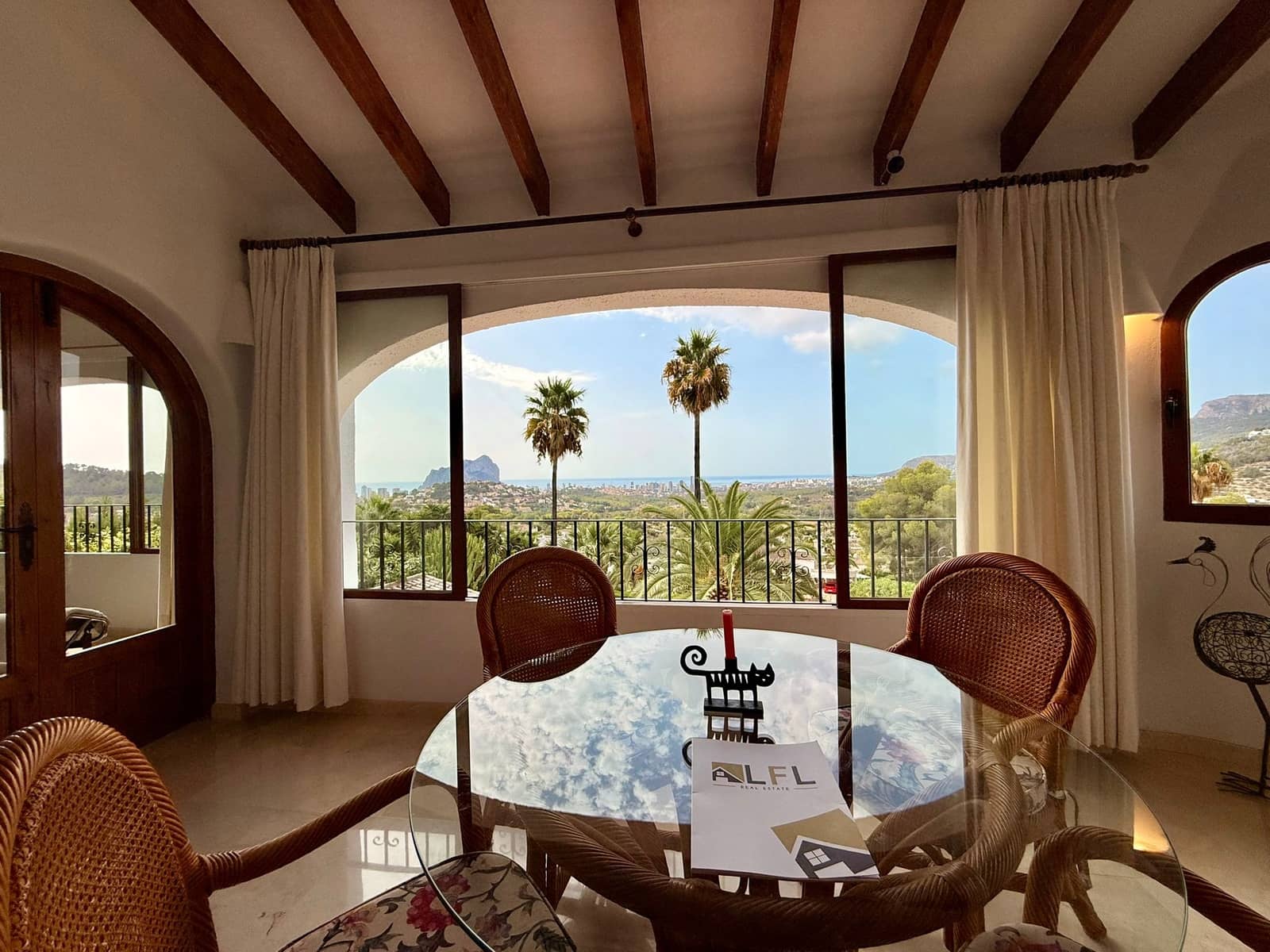4 sypialnia Willa na sprzedaż w Calpe / Calp z basenem garażem - 760 000 € (Ref: 10045692)