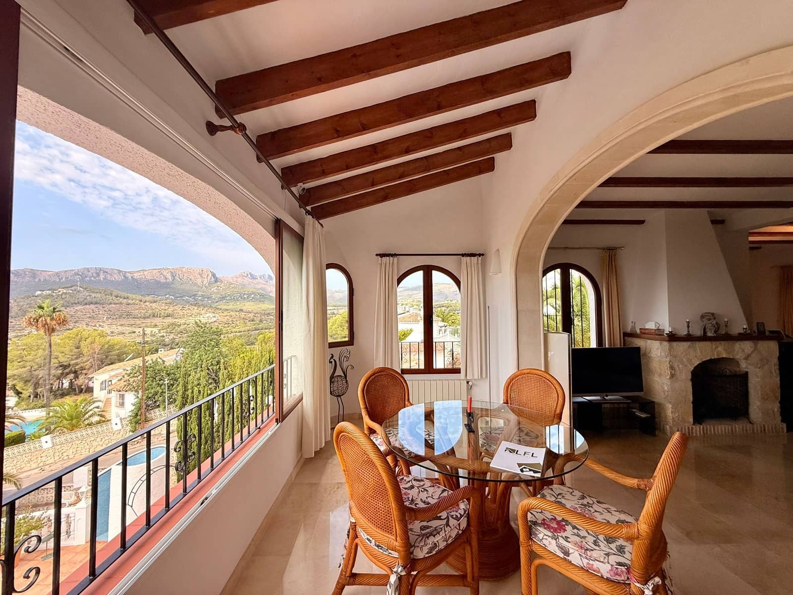 4 sypialnia Willa na sprzedaż w Calpe / Calp z basenem garażem - 760 000 € (Ref: 10045692)