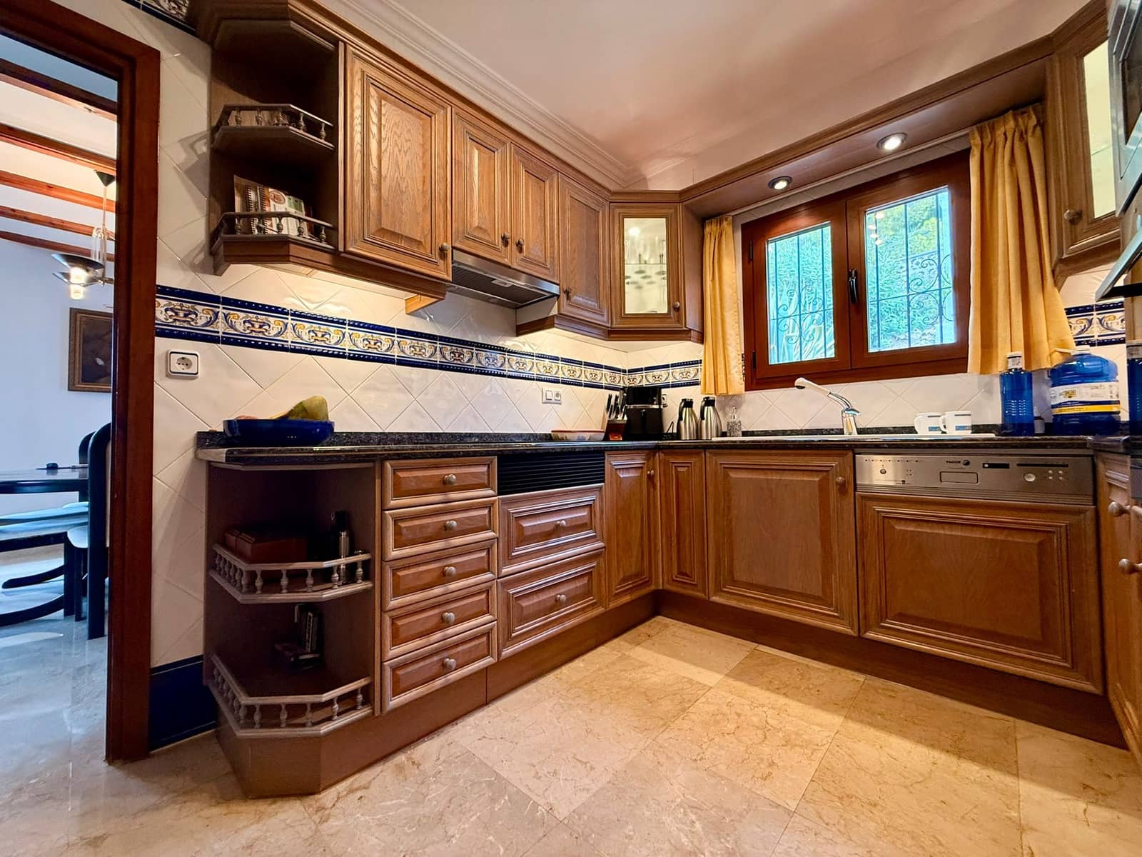 4 sypialnia Willa na sprzedaż w Calpe / Calp z basenem garażem - 760 000 € (Ref: 10045692)