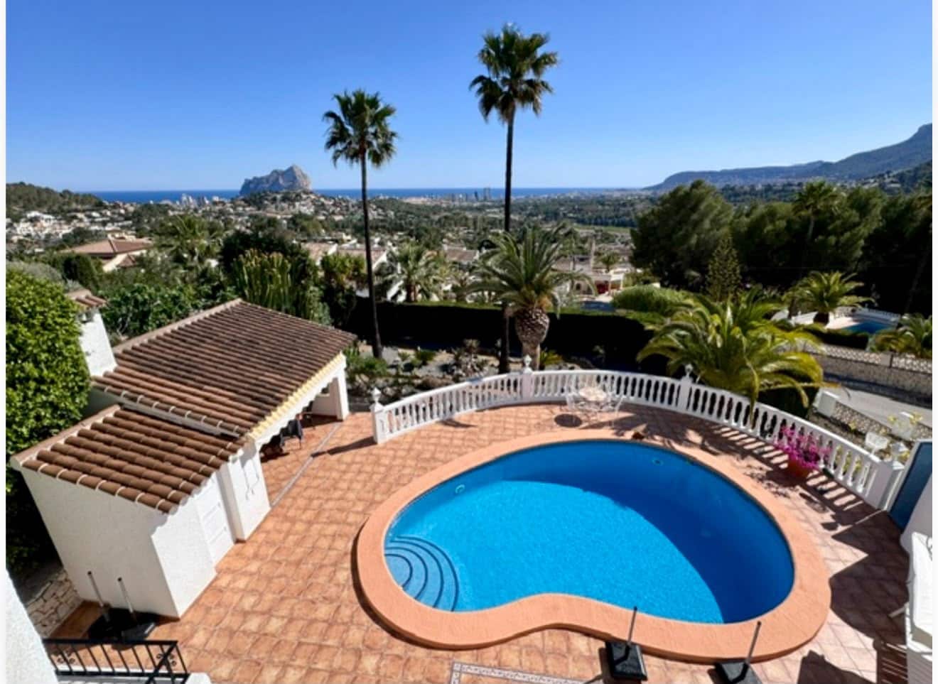 4 bedroom Villa for sale in Calpe / Calp with pool garage - € 760,000 (Ref: 10045692)