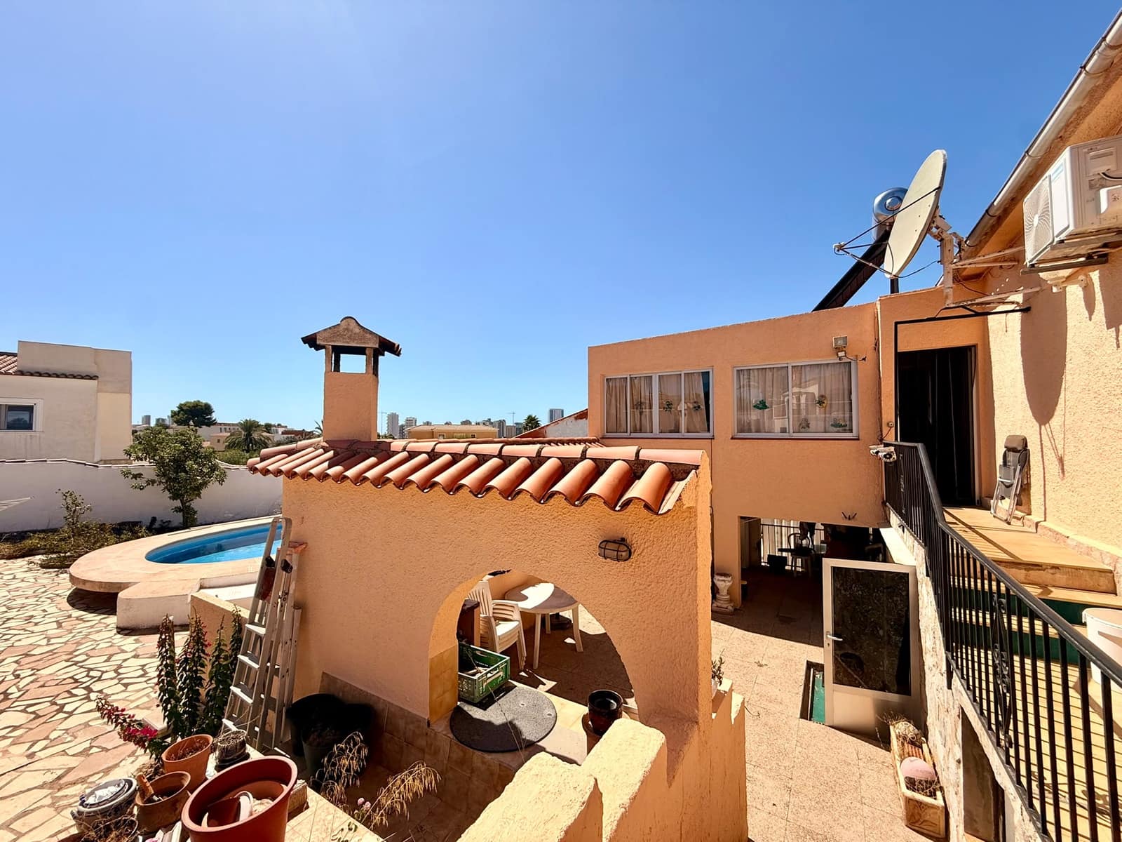 Chalet de 4 habitaciones en Calpe / Calp en venta con piscina garaje - 595.000 € (Ref: 10081693)