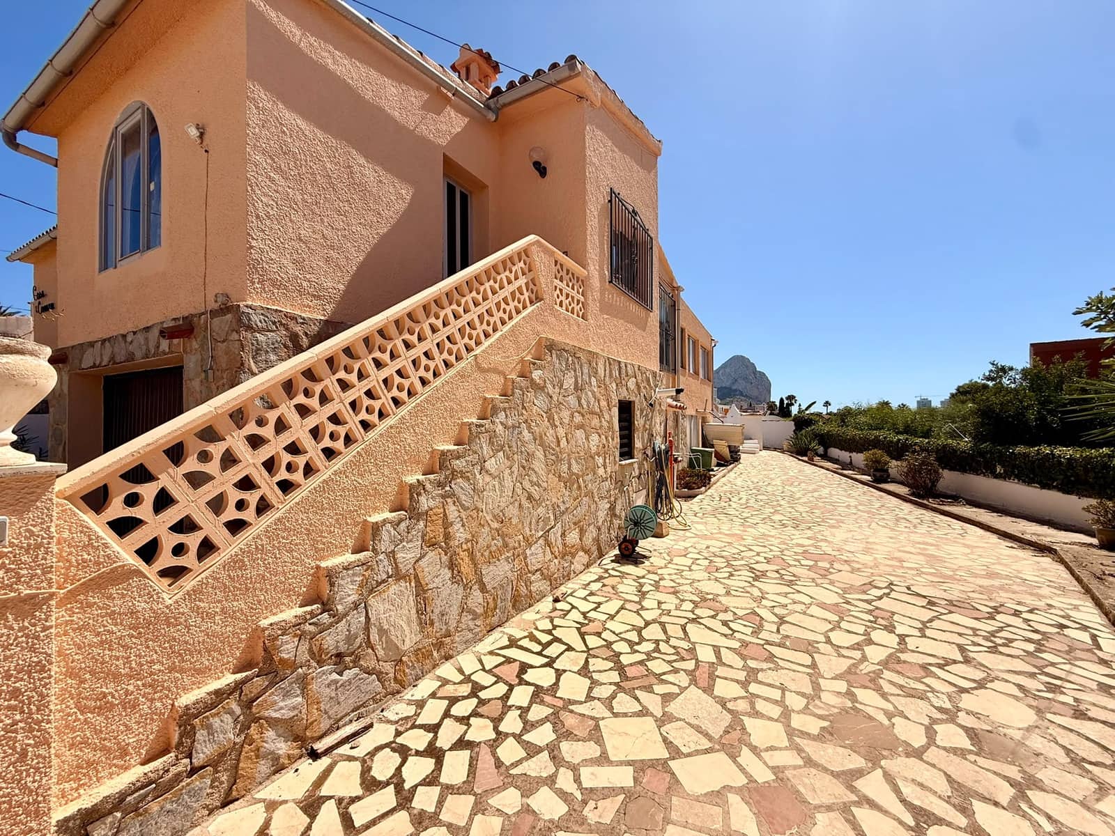 Chalet de 4 habitaciones en Calpe / Calp en venta con piscina garaje - 595.000 € (Ref: 10081693)
