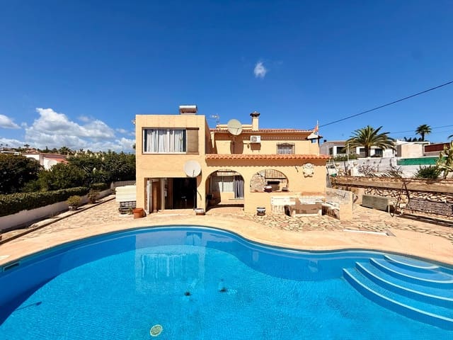 Chalet de 4 habitaciones en Cometa - Carrió, Calpe / Calp en venta con piscina garaje - 595.000 € (Ref: 10081693)