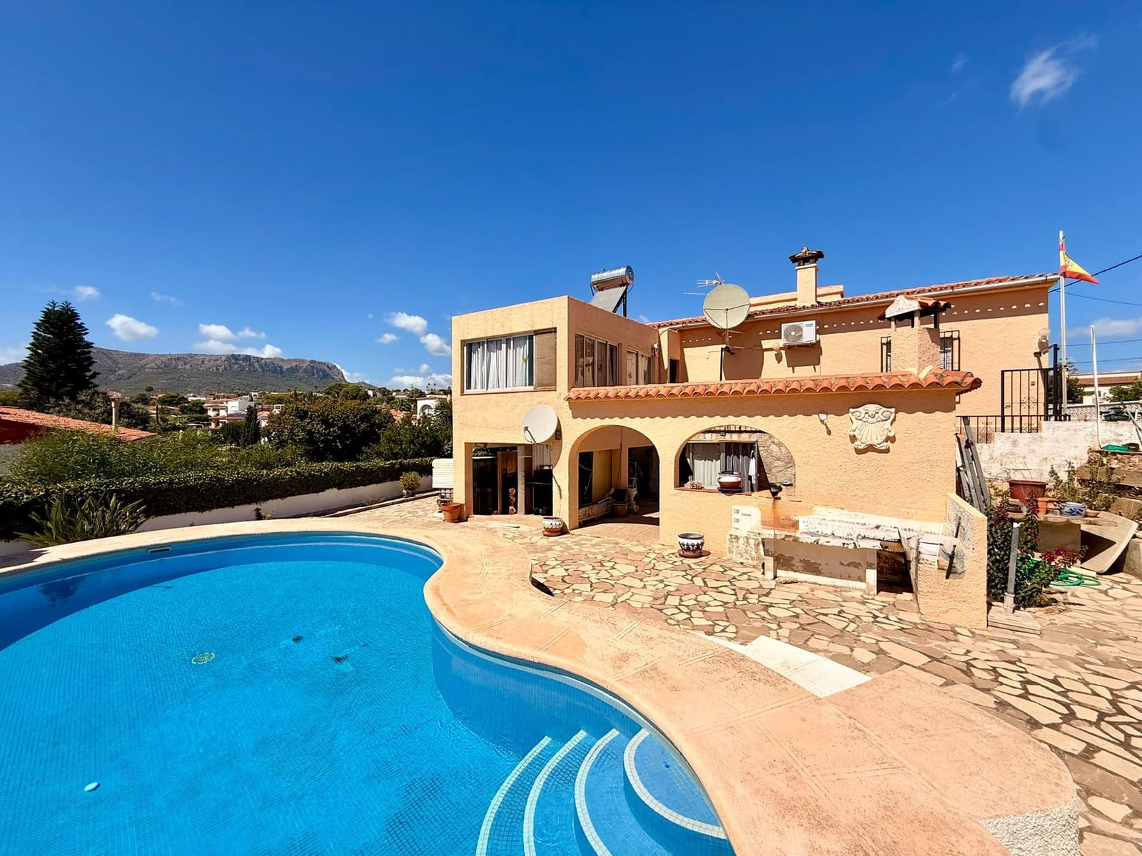 Chalet de 4 habitaciones en Calpe / Calp en venta con piscina garaje - 595.000 € (Ref: 10081693)