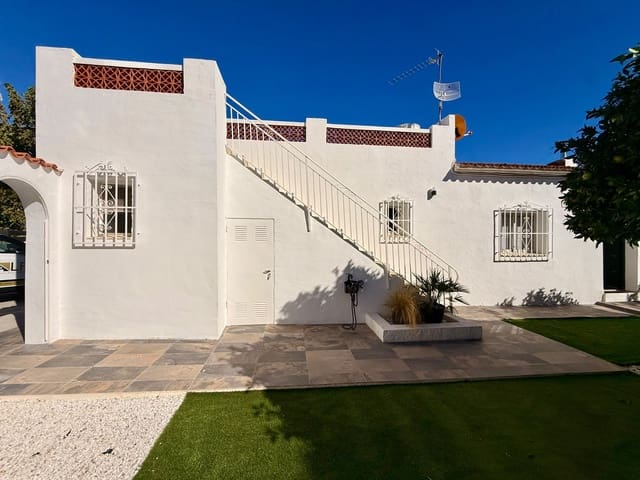 Chalet de 3 habitaciones en Gargasindi, Calpe / Calp en venta con piscina garaje - 639.000 € (Ref: 10091328)