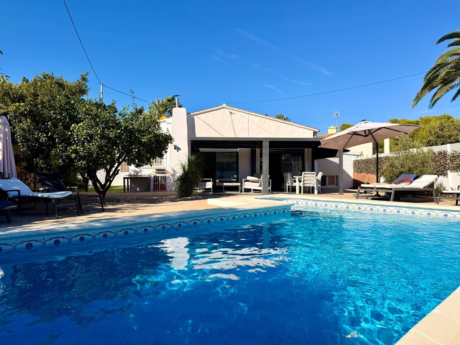 Chalet de 3 habitaciones en Calpe / Calp en venta con piscina garaje - 639.000 € (Ref: 10091328)
