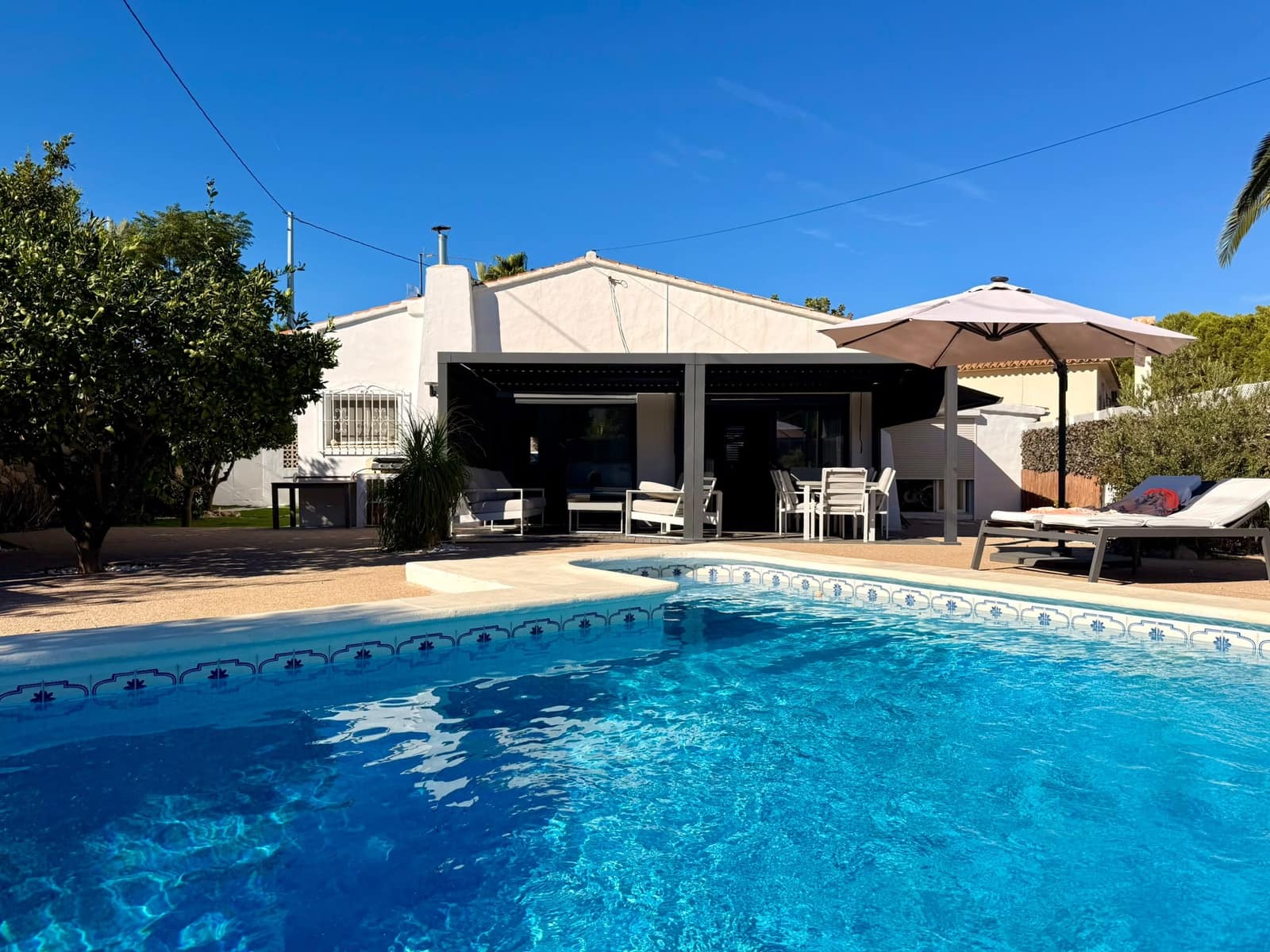 Chalet de 3 habitaciones en Calpe / Calp en venta con piscina garaje - 639.000 € (Ref: 10091328)