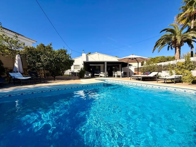 Chalet de 3 habitaciones en Gargasindi, Calpe / Calp en venta con piscina garaje - 639.000 € (Ref: 10091328)