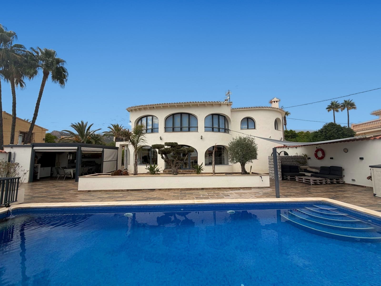 6 bedroom Villa for sale in Calpe / Calp with pool garage - € 999,000 (Ref: 10160055)