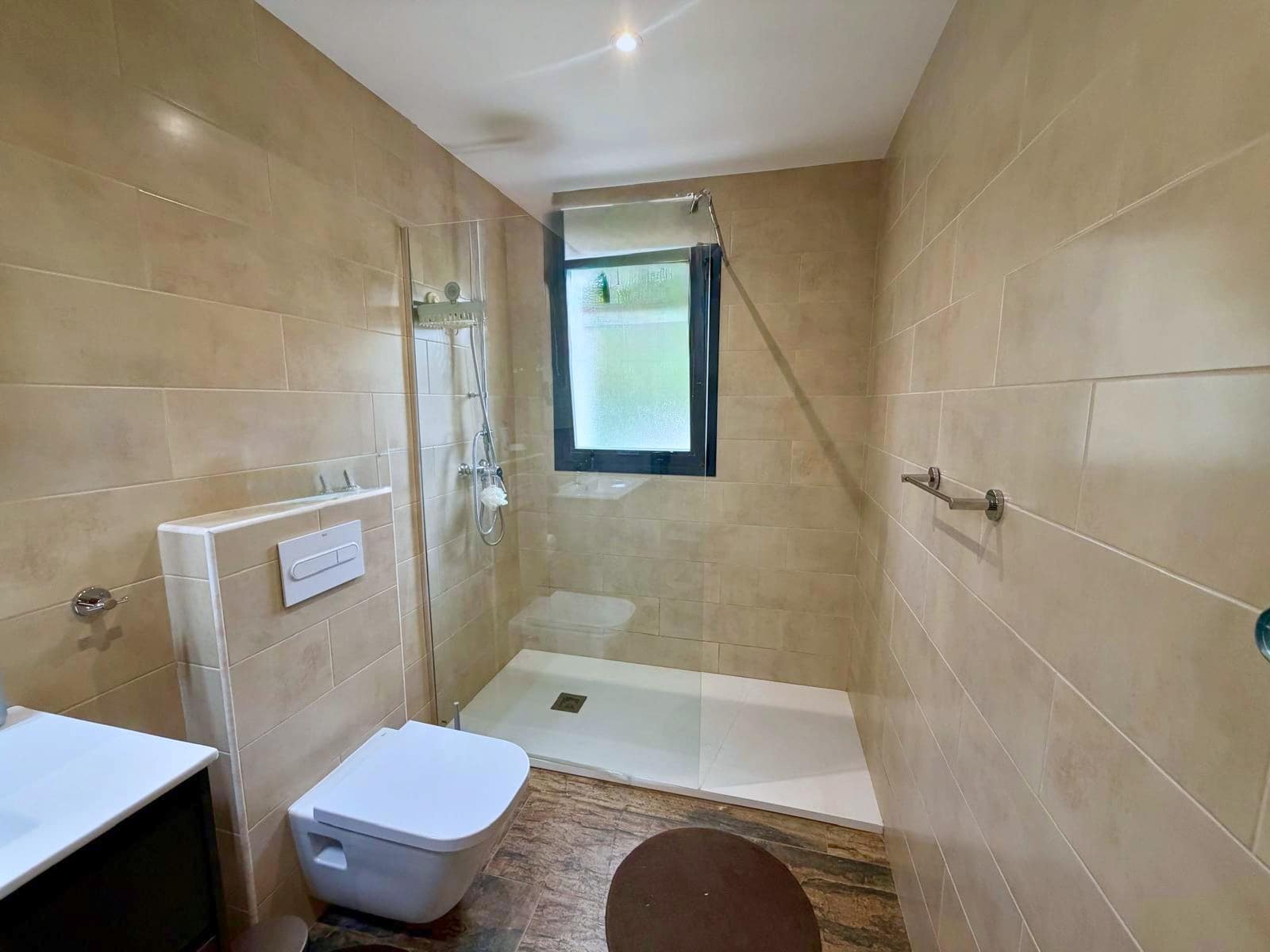 6 bedroom Villa for sale in Calpe / Calp with pool garage - € 999,000 (Ref: 10160055)