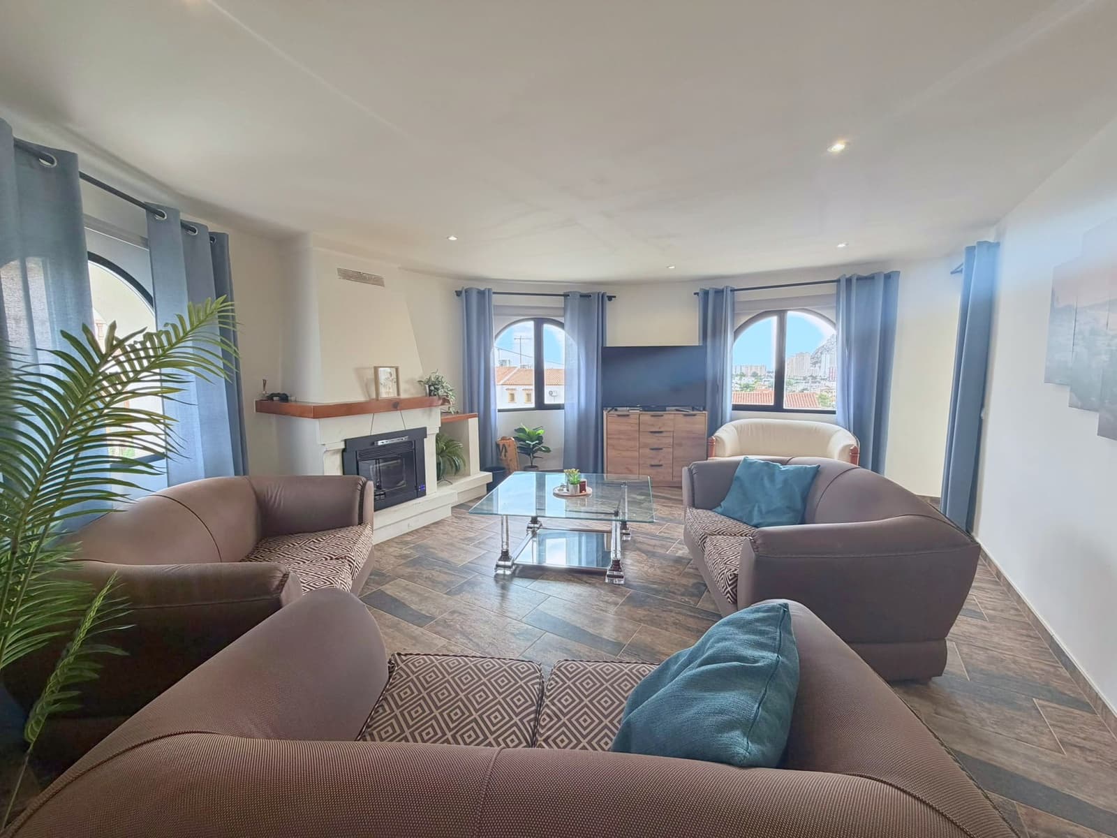 6 bedroom Villa for sale in Calpe / Calp with pool garage - € 999,000 (Ref: 10160055)
