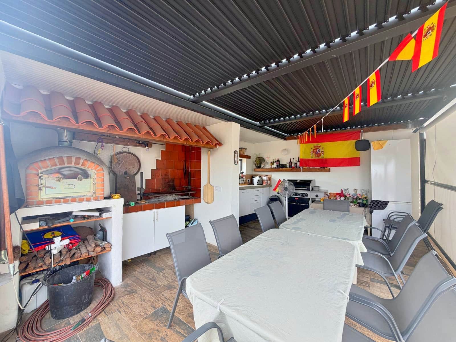 6 bedroom Villa for sale in Calpe / Calp with pool garage - € 999,000 (Ref: 10160055)