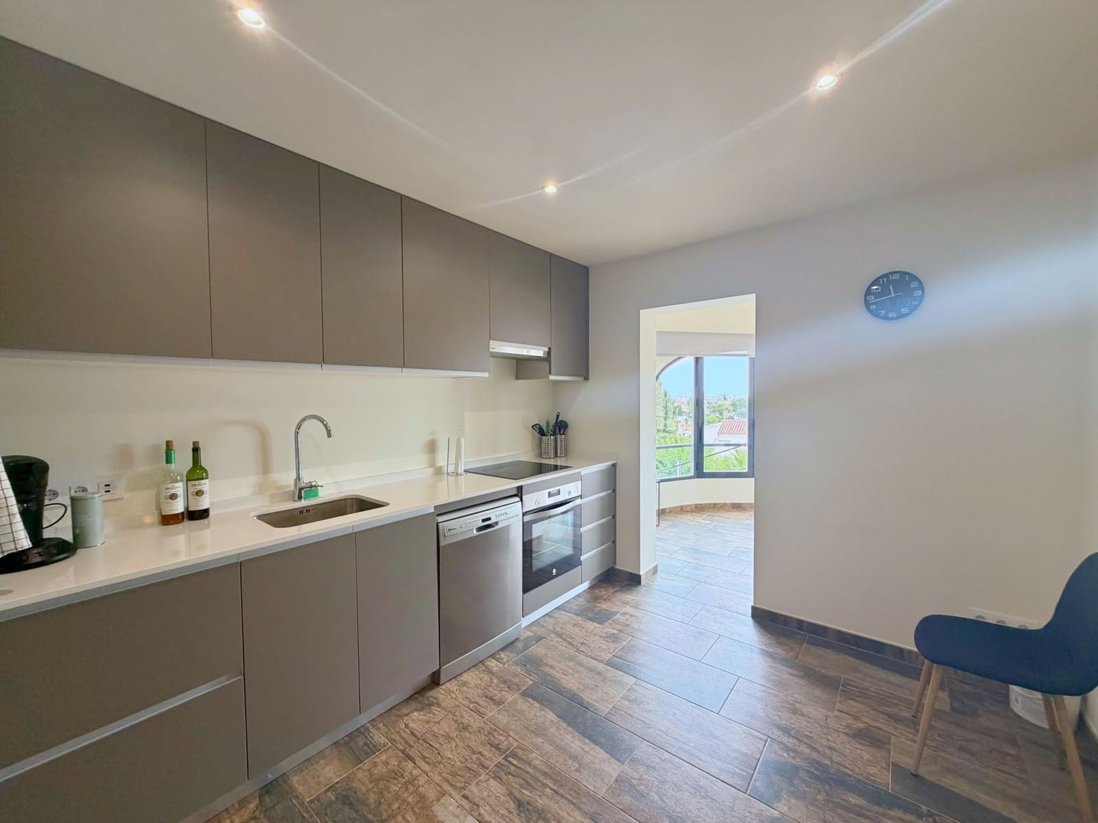 6 bedroom Villa for sale in Calpe / Calp with pool garage - € 999,000 (Ref: 10160055)