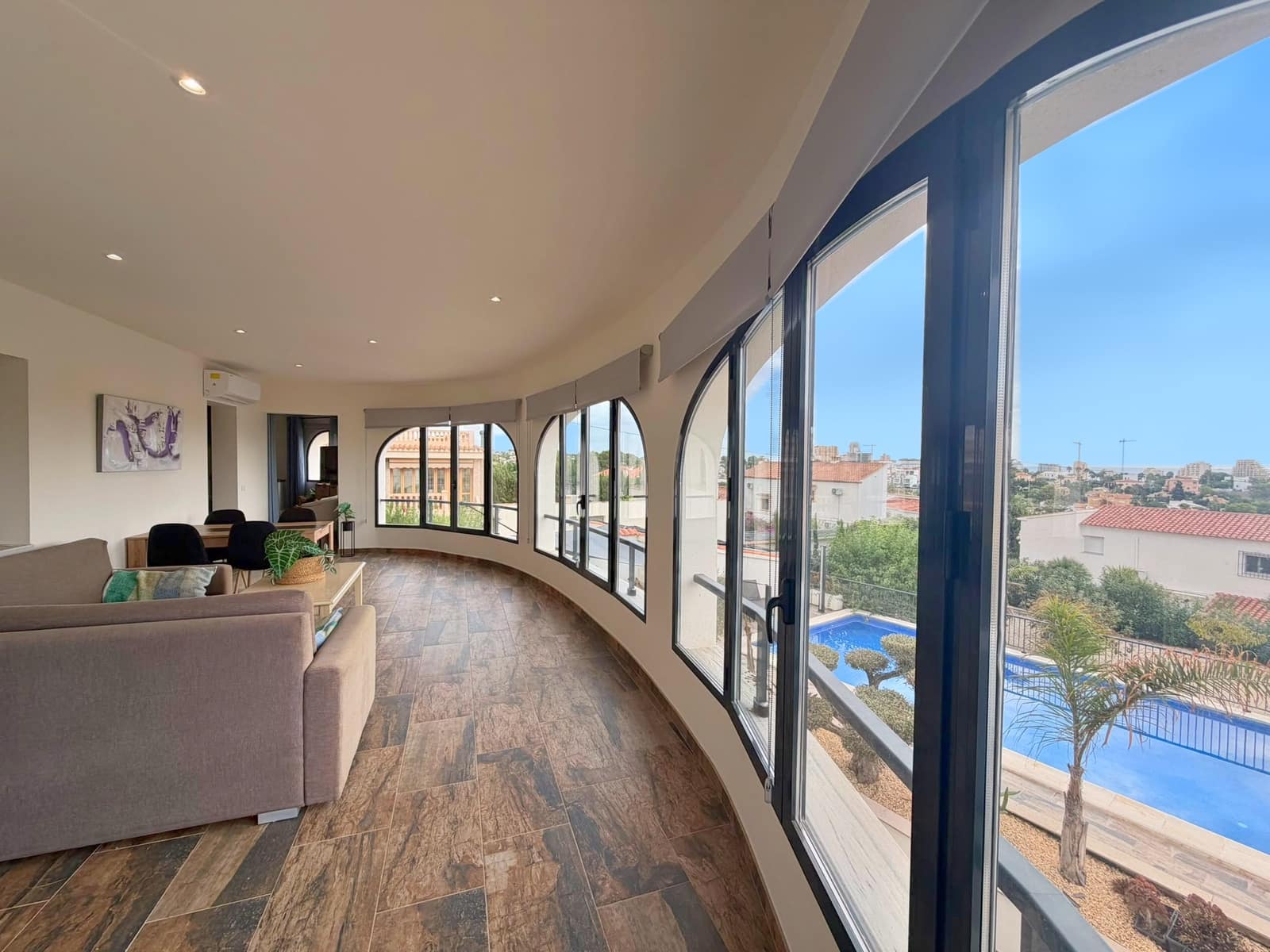 6 bedroom Villa for sale in Calpe / Calp with pool garage - € 999,000 (Ref: 10160055)