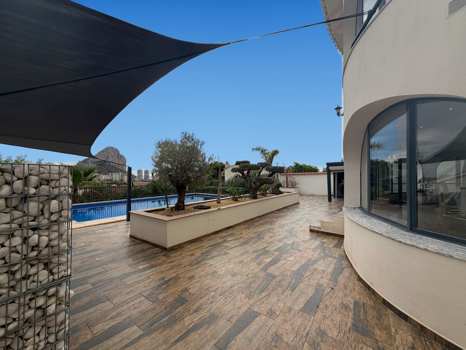6 bedroom Villa for sale in Calpe / Calp with pool garage - € 999,000 (Ref: 10160055)