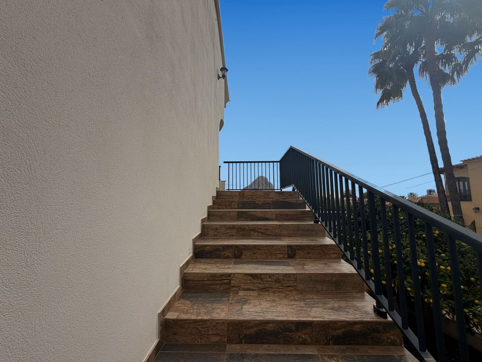 6 bedroom Villa for sale in Calpe / Calp with pool garage - € 999,000 (Ref: 10160055)
