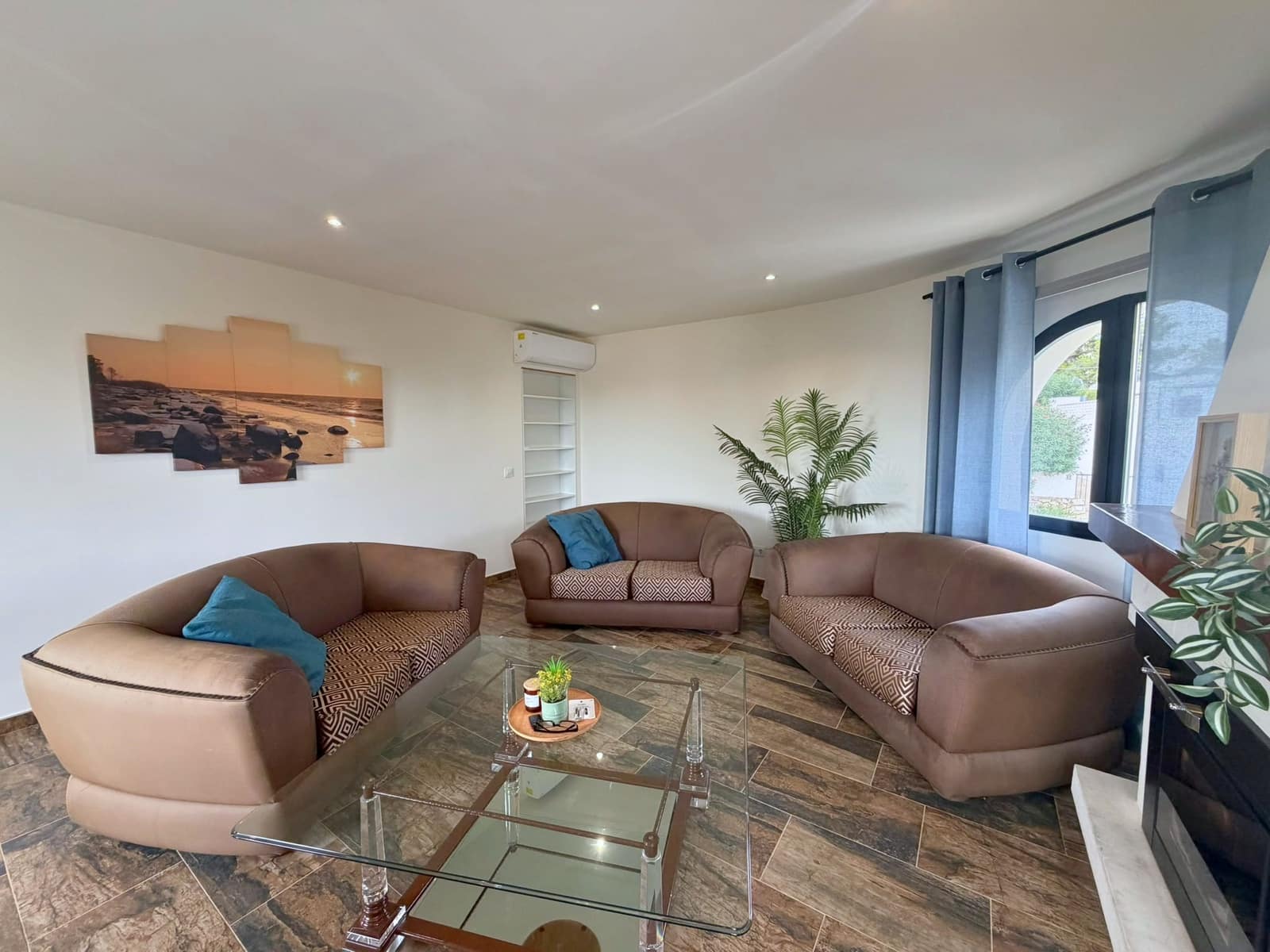 6 bedroom Villa for sale in Calpe / Calp with pool garage - € 999,000 (Ref: 10160055)