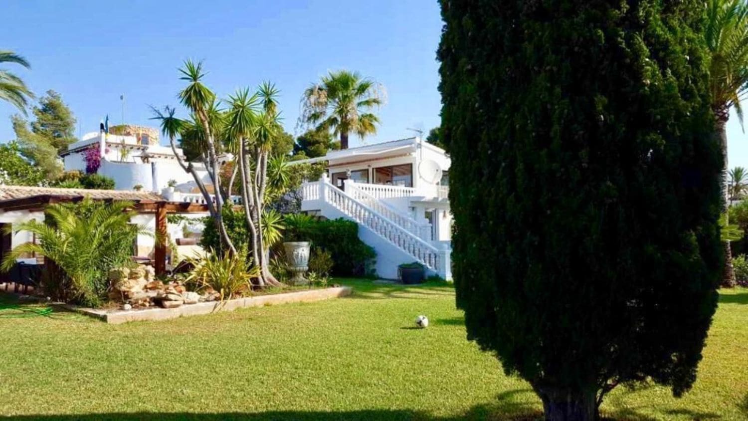 6 makuuhuone Huvila myytävänä paikassa Benissa mukana uima-altaan - 1 875 000 € (Ref: 8374510)