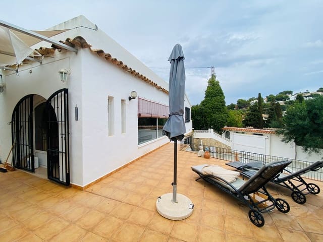 4 bedroom Villa for sale in Benissa with pool garage - € 599,000 (Ref: 8611062)