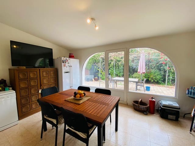 4 bedroom Villa for sale in Benissa with pool garage - € 599,000 (Ref: 8611062)