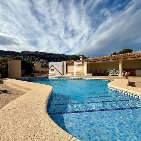 5 soverom Villa til salgs i Canuta, Calpe / Calp med svømmebasseng garasje - € 649 000 (Ref: 8741996)