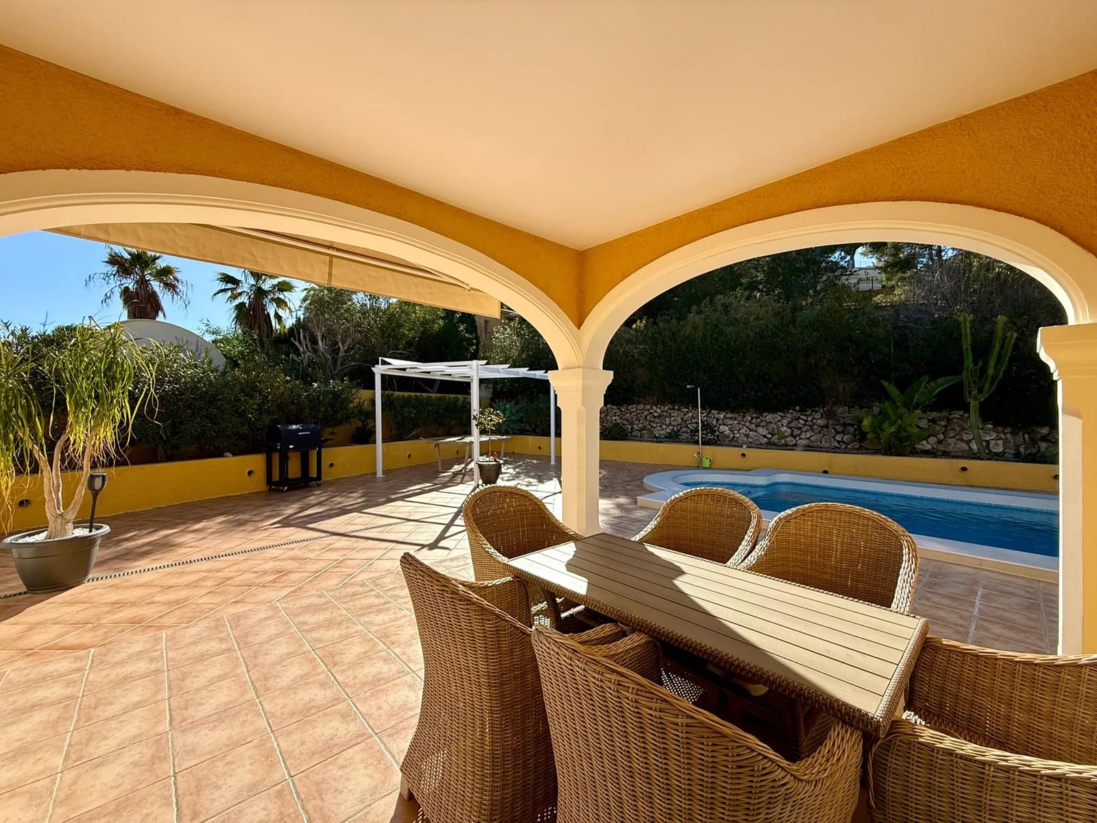 4 sypialnia Willa na sprzedaż w Calpe / Calp z basenem garażem - 595 000 € (Ref: 8790096)