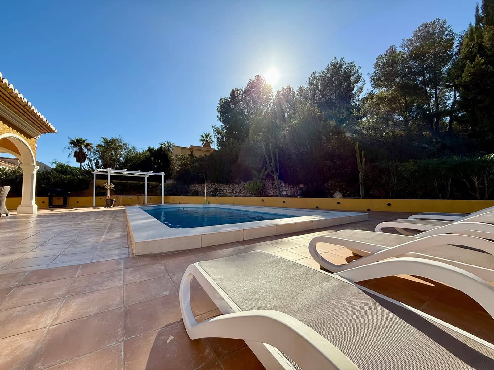 4 sypialnia Willa na sprzedaż w Calpe / Calp z basenem garażem - 595 000 € (Ref: 8790096)