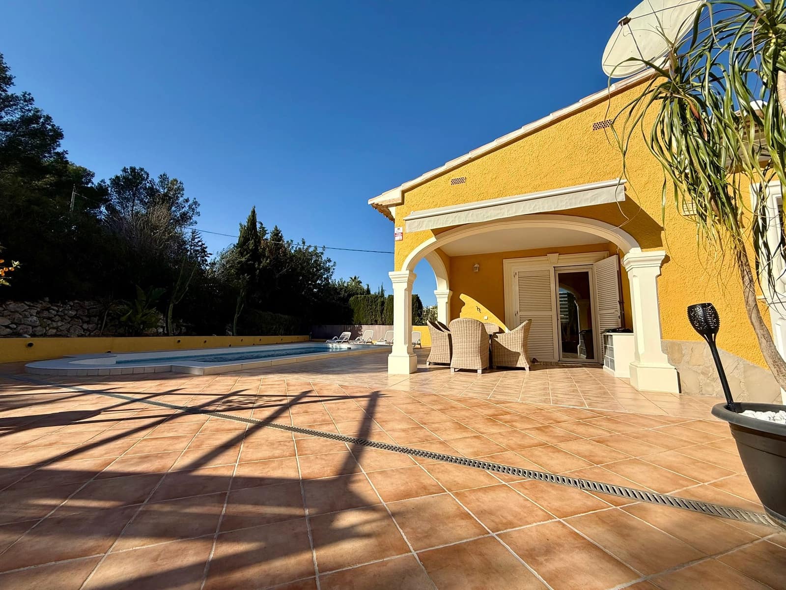 4 sypialnia Willa na sprzedaż w Calpe / Calp z basenem garażem - 595 000 € (Ref: 8790096)