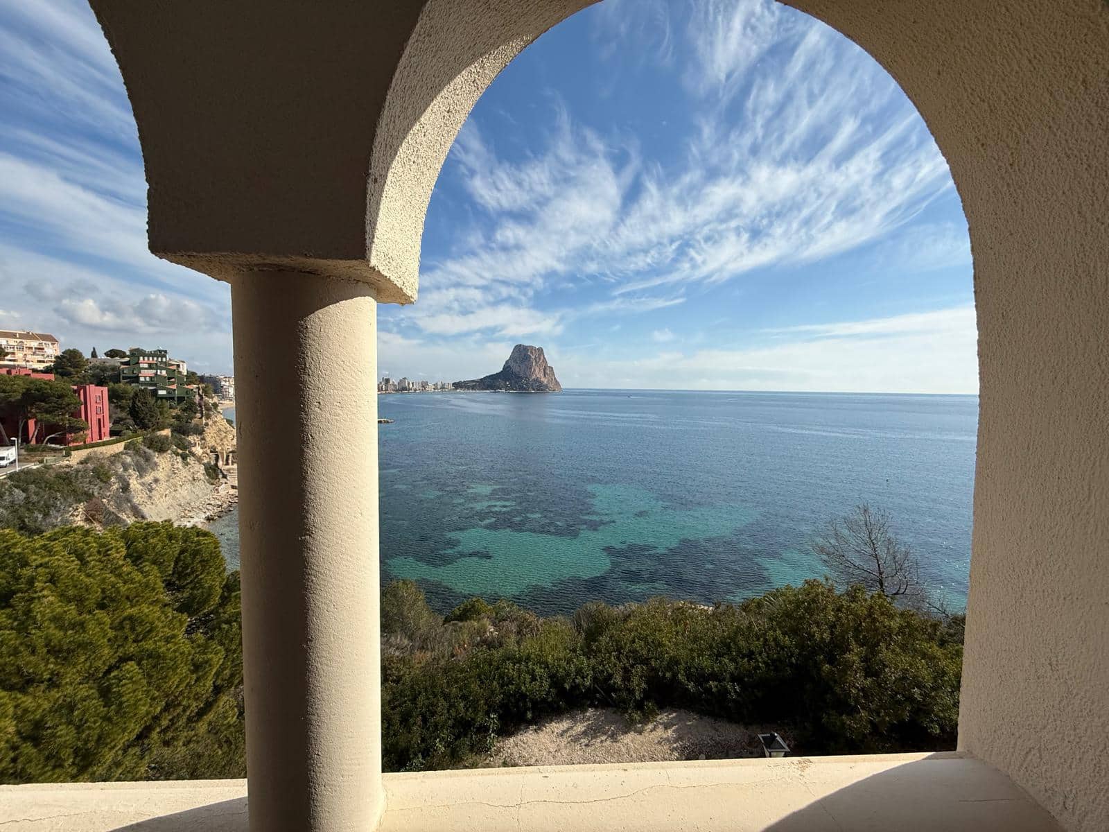 3 makuuhuone Huvila myytävänä paikassa Calpe / Calp mukana uima-altaan 
autotalli - 529 500 € (Ref: 8799119)