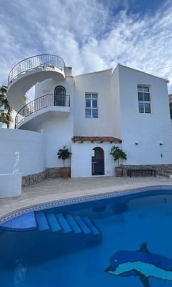 3 slaapkamer Villa te koop in Calpe / Calp met zwembad - € 645.000 (Ref: 8960350)