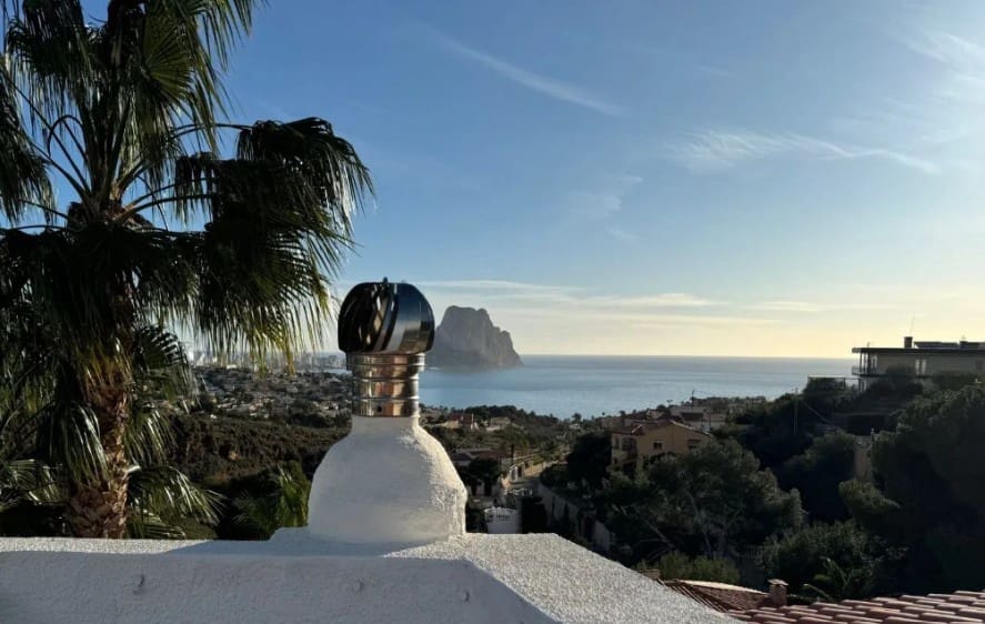 3 slaapkamer Villa te koop in Calpe / Calp met zwembad - € 645.000 (Ref: 8960350)