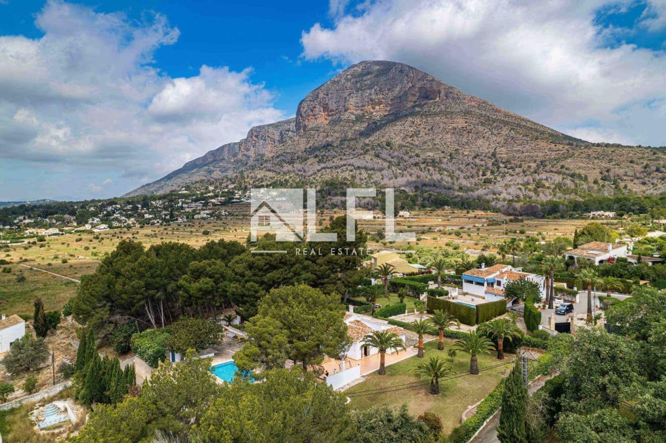 Willa na sprzedaż w Javea / Xabia z basenem garażem - 1 195 000 € (Ref: 9007837)