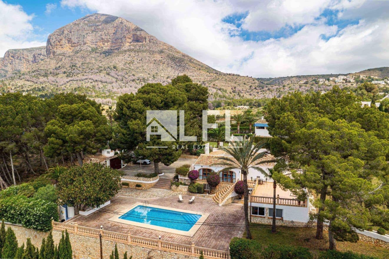 Willa na sprzedaż w Javea / Xabia z basenem garażem - 1 195 000 € (Ref: 9007837)