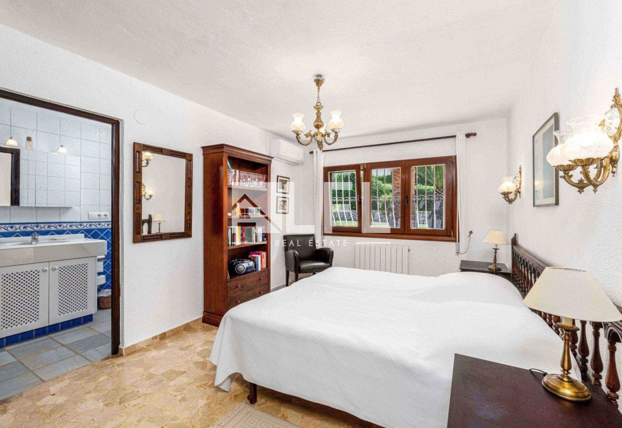 Willa na sprzedaż w Javea / Xabia z basenem garażem - 1 195 000 € (Ref: 9007837)