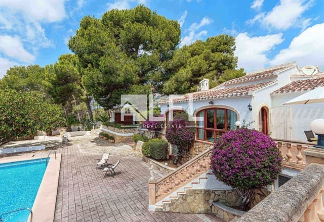 Villa til salgs i Partida Tosal - Zona del Castellans, Javea / Xàbia med svømmebasseng garasje - € 995 000 (Ref: 9007837)