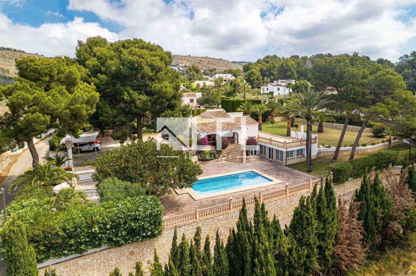 Willa na sprzedaż w Javea / Xabia z basenem garażem - 1 195 000 € (Ref: 9007837)