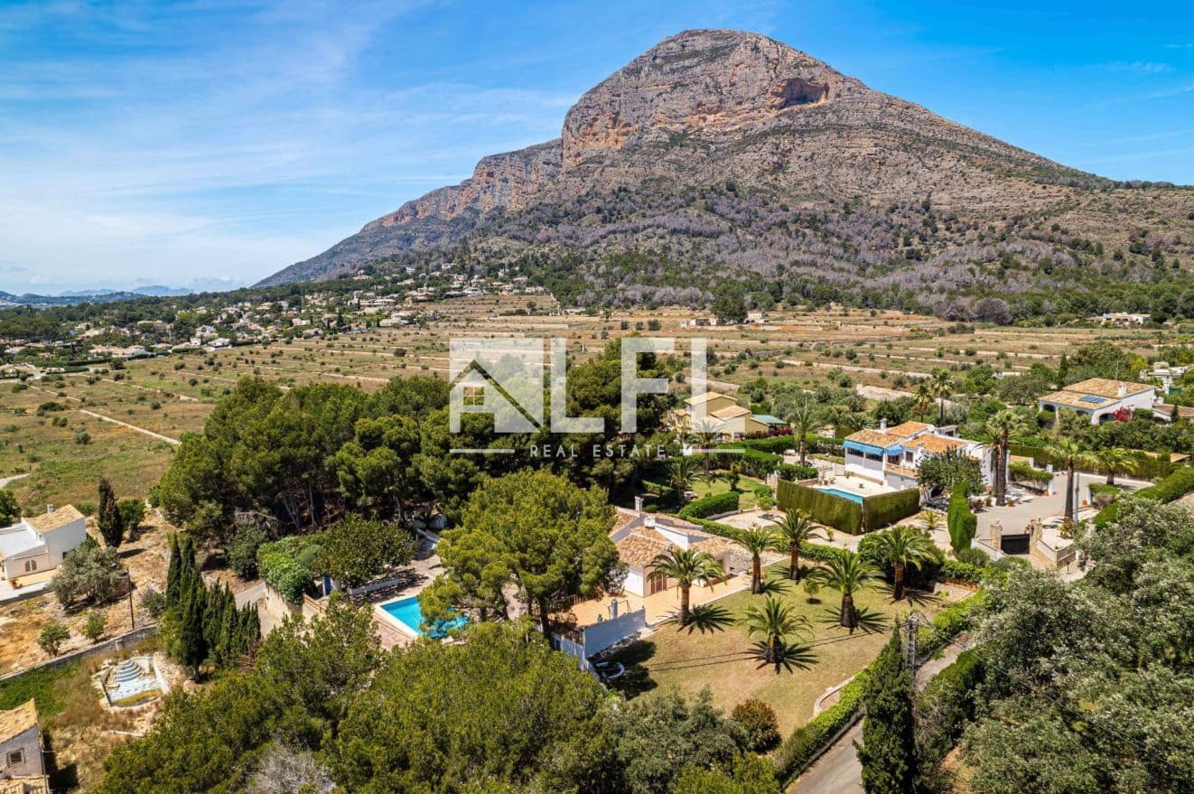 Willa na sprzedaż w Javea / Xabia z basenem garażem - 1 195 000 € (Ref: 9007837)