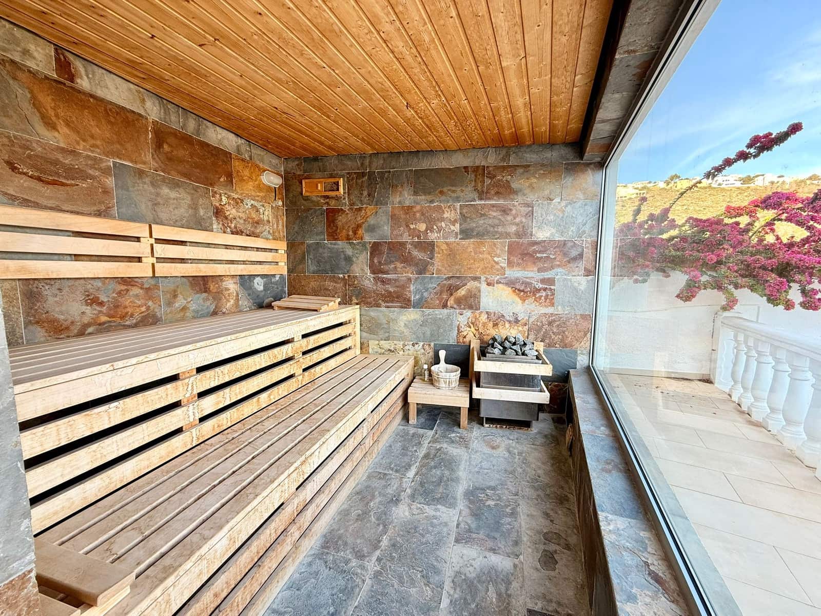 4 soverom Villa til salgs i Teulada-Moraira med svømmebasseng garasje - € 980 000 (Ref: 9015630)