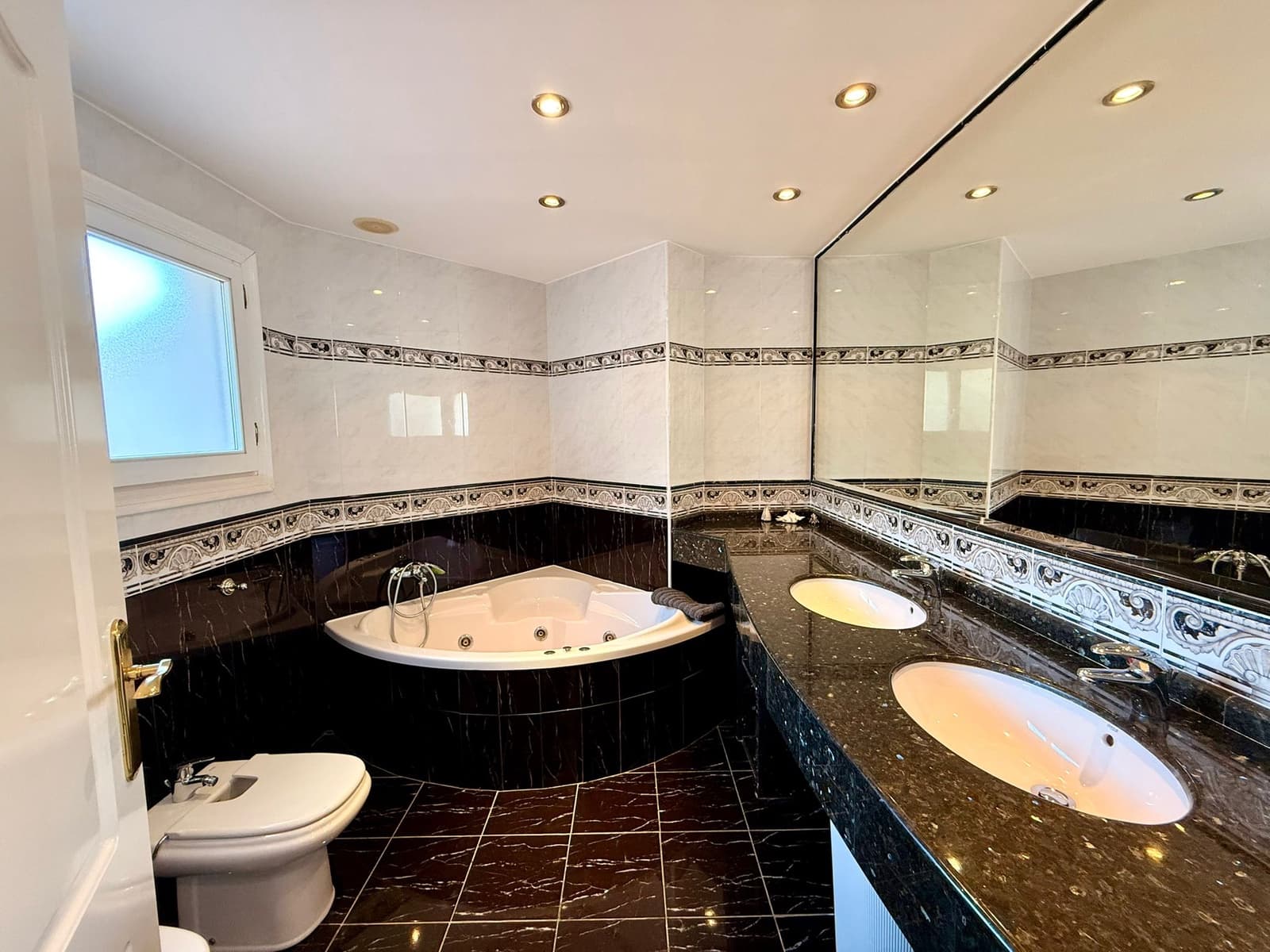 4 soverom Villa til salgs i Teulada-Moraira med svømmebasseng garasje - € 980 000 (Ref: 9015630)