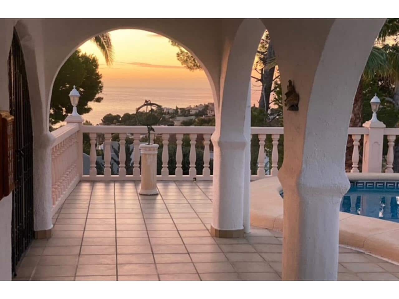 5 soveværelse Villa til salg i Calpe / Calp med swimmingpool garage - € 949.000 (Ref: 9027210)