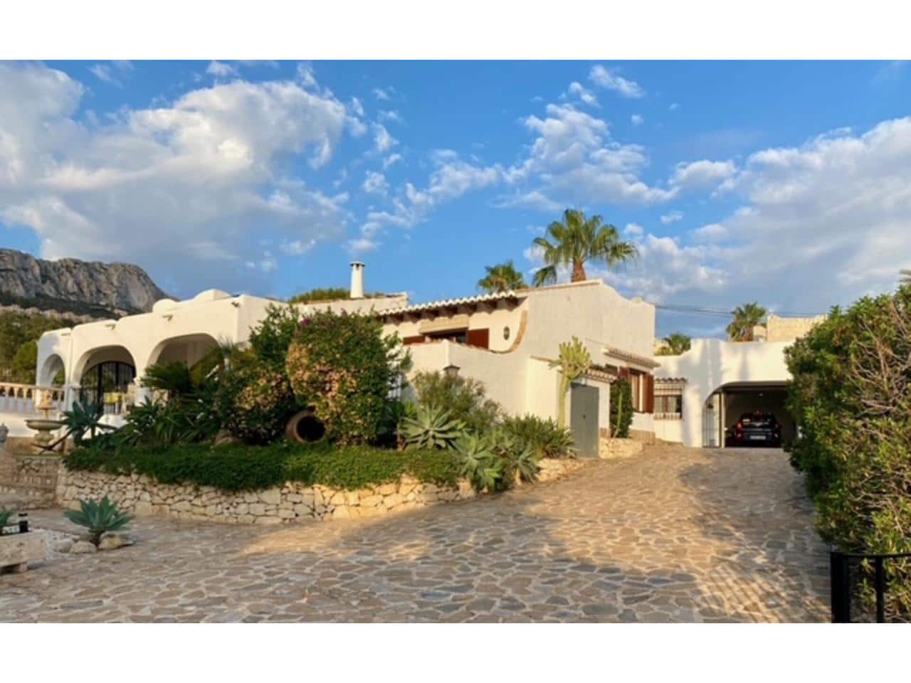 5 soveværelse Villa til salg i Calpe / Calp med swimmingpool garage - € 949.000 (Ref: 9027210)