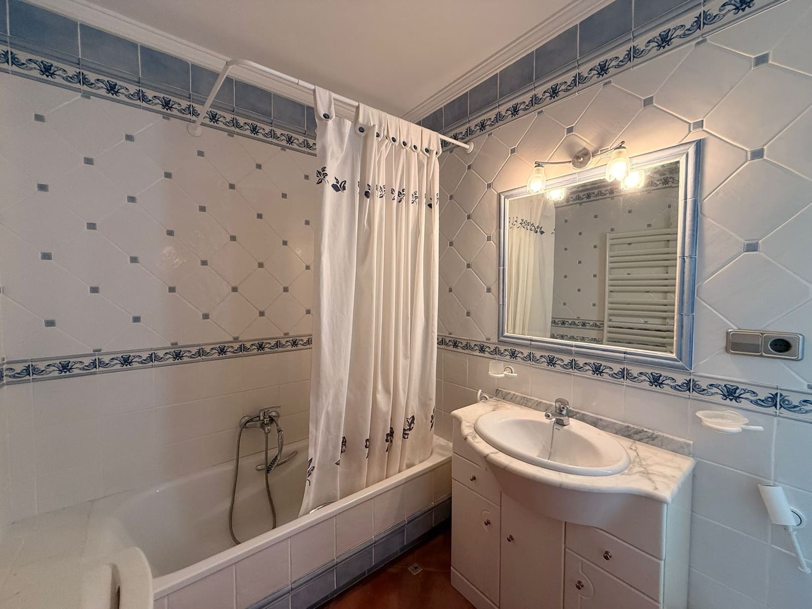 6 soverom Villa til salgs i Calpe / Calp med svømmebasseng garasje - € 1 150 000 (Ref: 9035470)