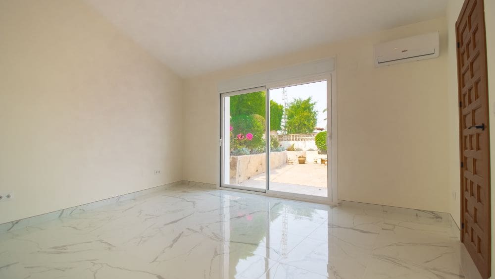 4 sypialnia Willa na sprzedaż w Calpe / Calp z basenem garażem - 830 000 € (Ref: 9194109)