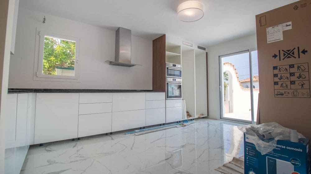 4 sypialnia Willa na sprzedaż w Calpe / Calp z basenem garażem - 830 000 € (Ref: 9194109)