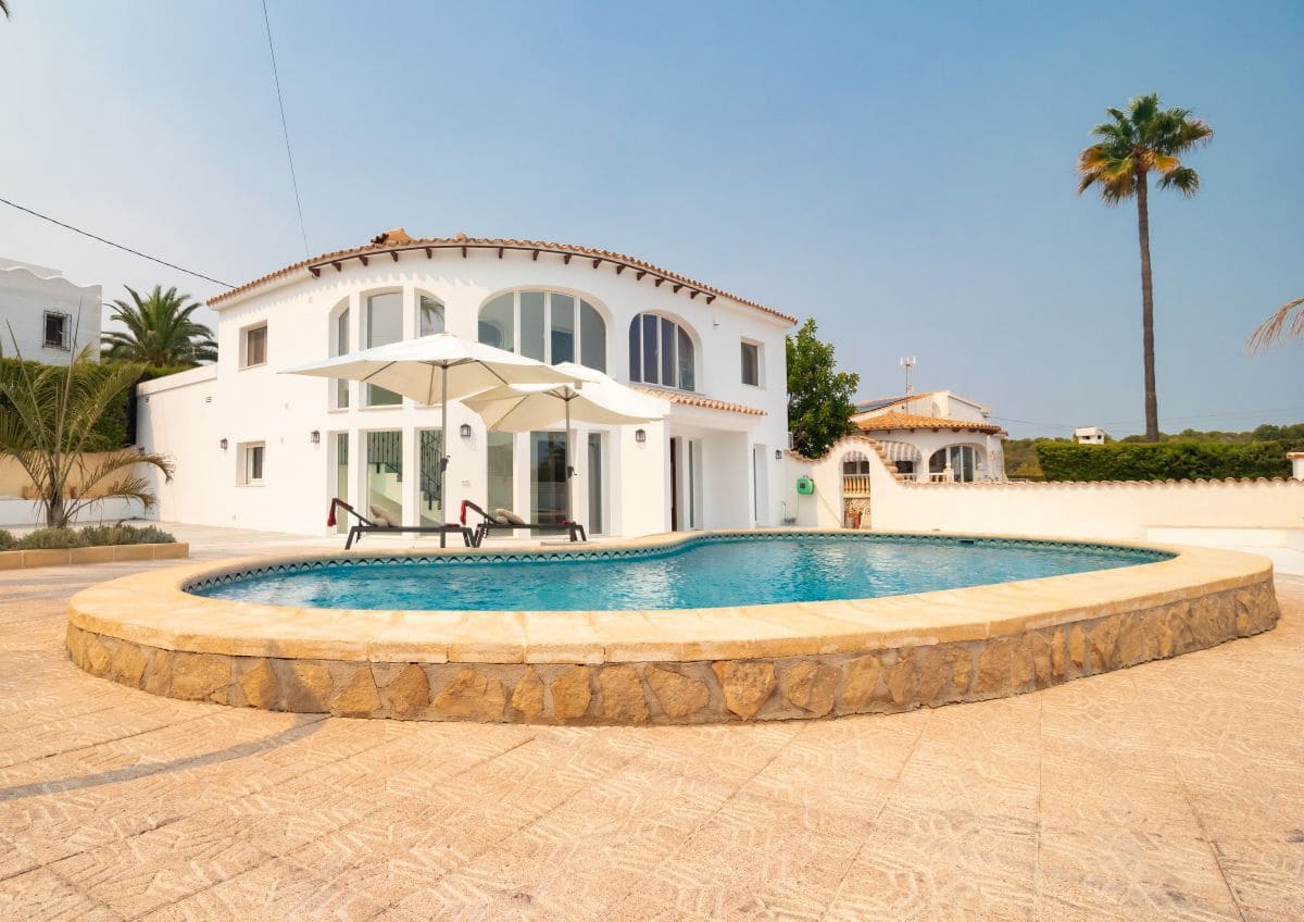 4 sypialnia Willa na sprzedaż w Calpe / Calp z basenem garażem - 830 000 € (Ref: 9194109)