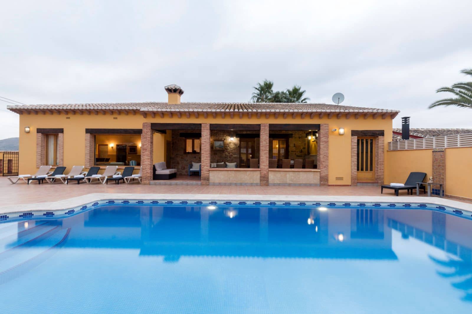 12 soveværelse Villa til salg i Jalon / Xalo med swimmingpool garage - € 1.550.000 (Ref: 9255493)