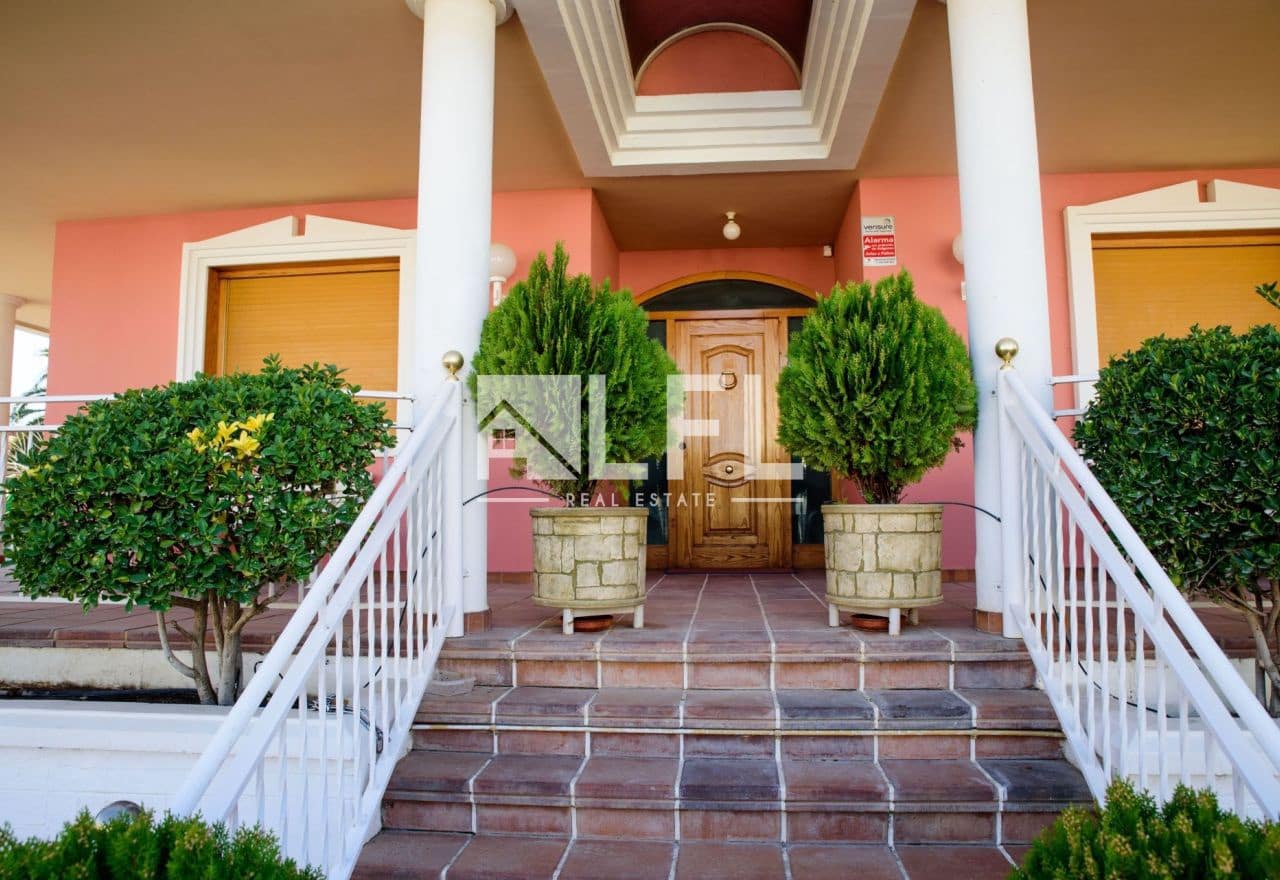 6 soveværelse Villa til salg i Caudete med garage - € 499.000 (Ref: 9255630)