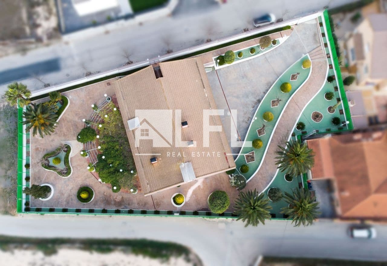 6 soveværelse Villa til salg i Caudete med garage - € 499.000 (Ref: 9255630)