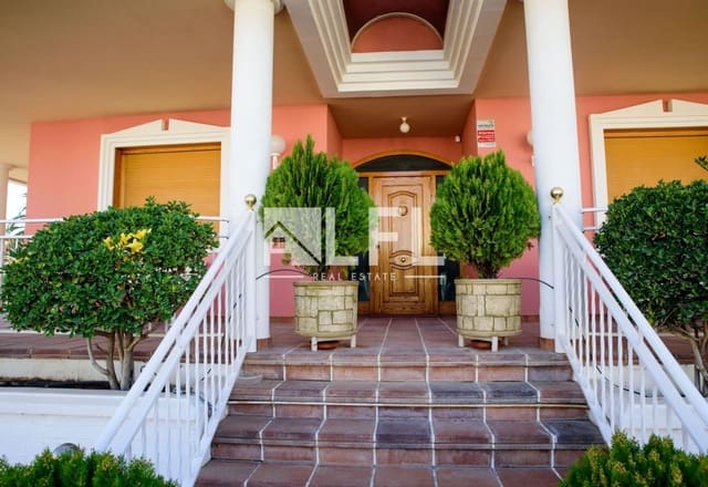 6 slaapkamer Villa te koop in Caudete met garage - € 499.000 (Ref: 9255630)